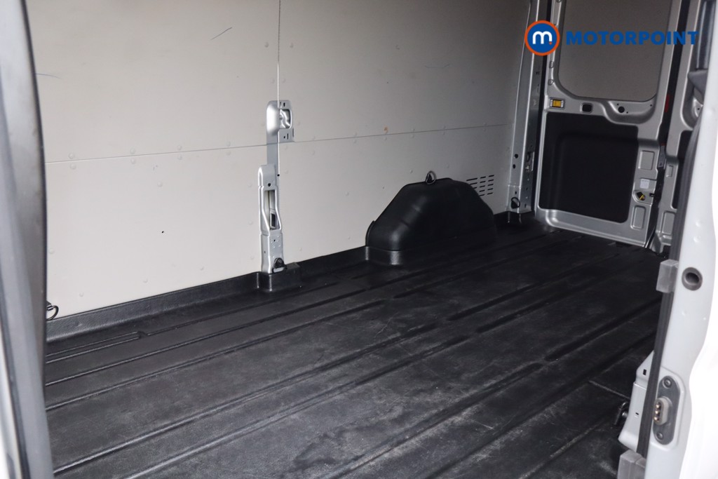 Ford Transit Leader Automatic Diesel Medium Roof Van - Stock Number (1601042) - 22nd supplementary image