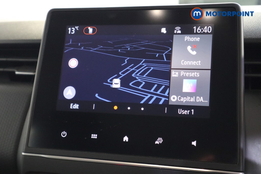 Renault Clio Iconic Edition Manual Petrol Hatchback - Stock Number (1601157) - 2nd supplementary image