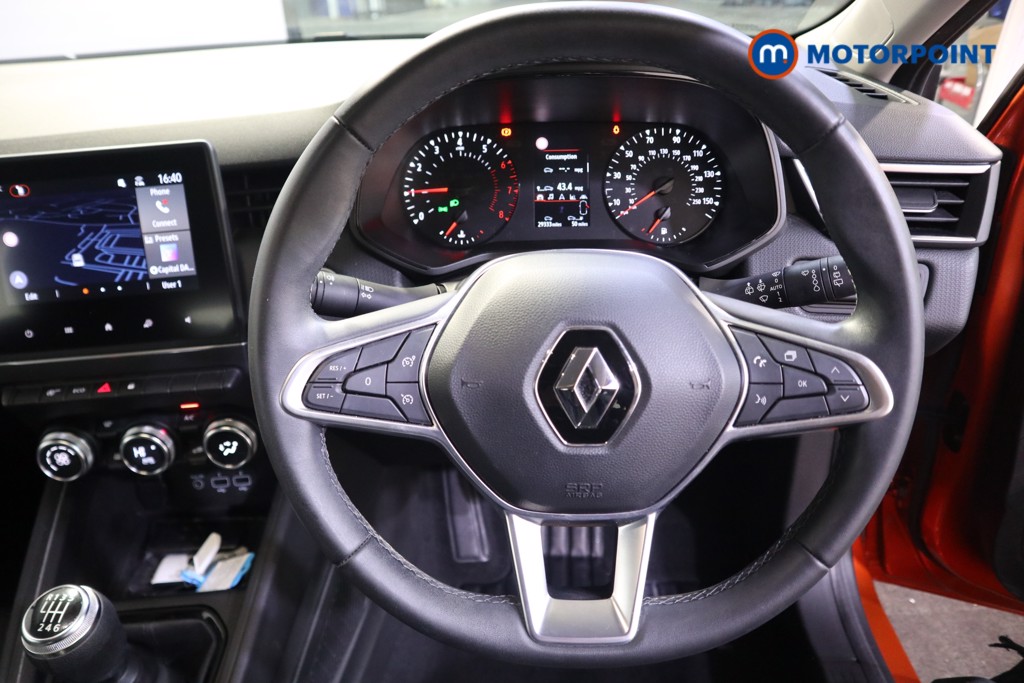 Renault Clio Iconic Edition Manual Petrol Hatchback - Stock Number (1601157) - 3rd supplementary image