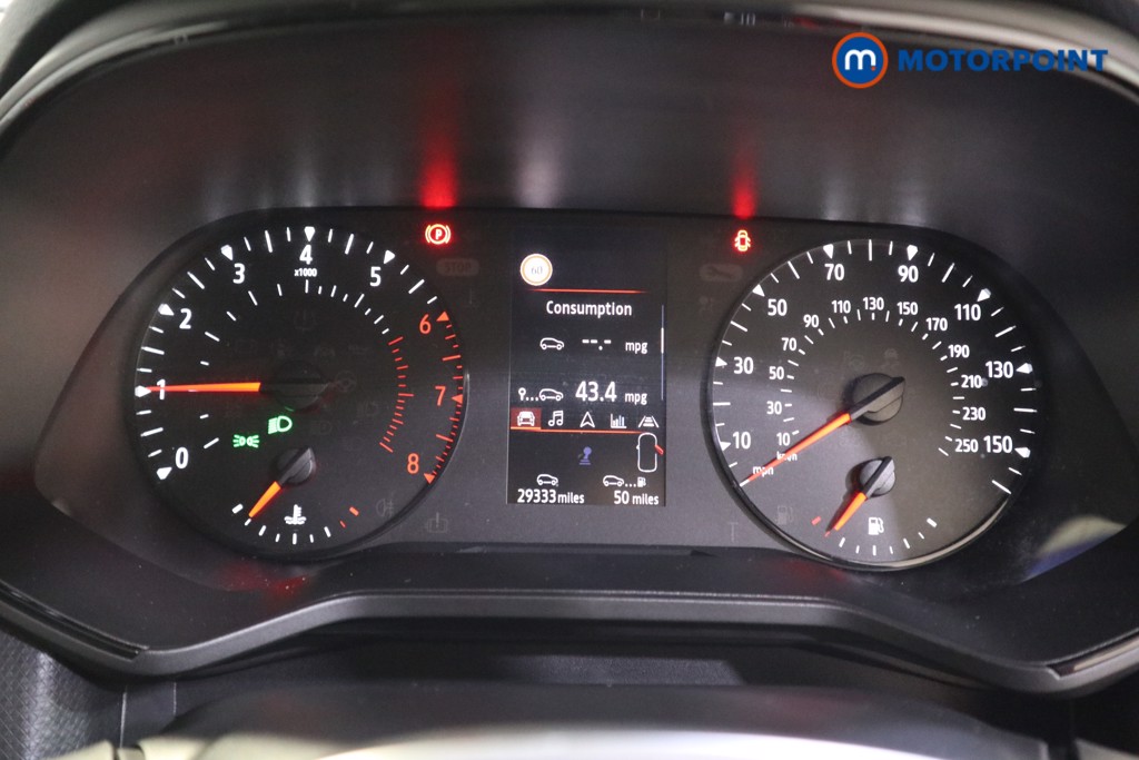 Renault Clio Iconic Edition Manual Petrol Hatchback - Stock Number (1601157) - 4th supplementary image