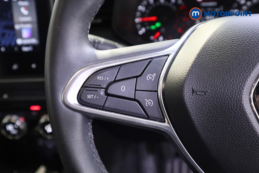 Renault Clio Iconic Edition Manual Petrol Hatchback - Stock Number (1601157) - 5th supplementary image