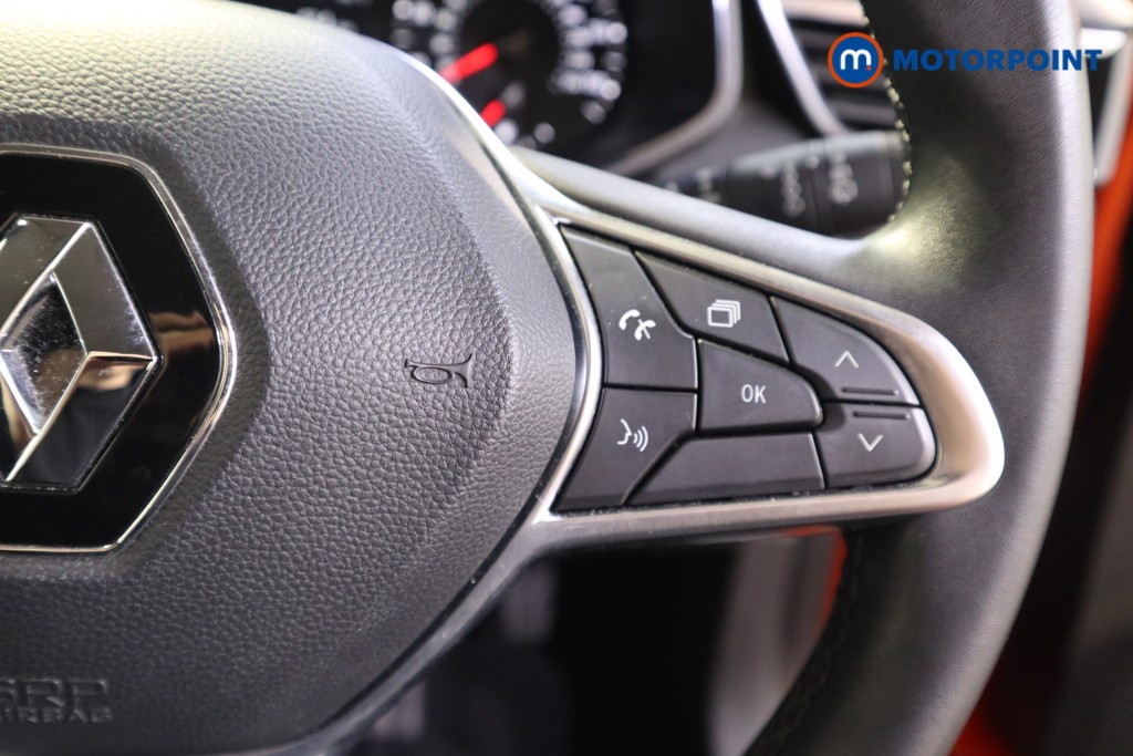 Renault Clio Iconic Edition Manual Petrol Hatchback - Stock Number (1601157) - 6th supplementary image