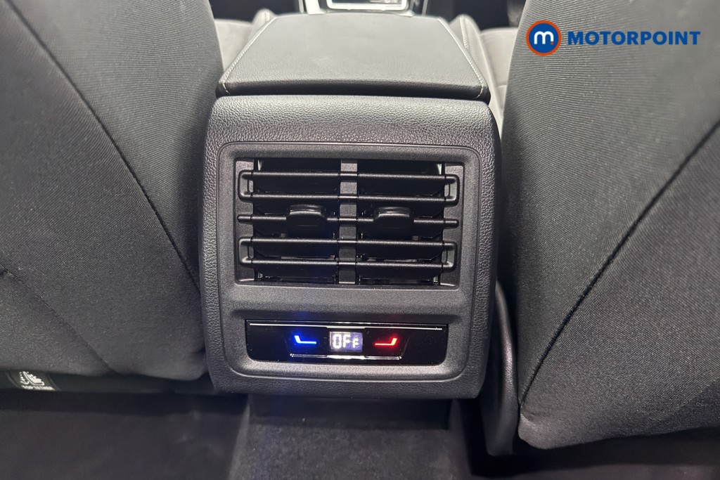 Volkswagen Golf Style Automatic Petrol Hatchback - Stock Number (1601665) - 20th supplementary image