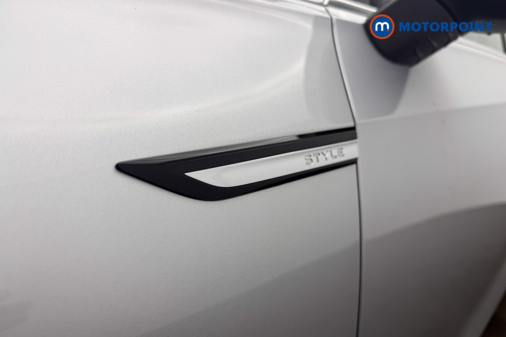 Volkswagen Golf Style Automatic Petrol Hatchback - Stock Number (1601665) - 25th supplementary image