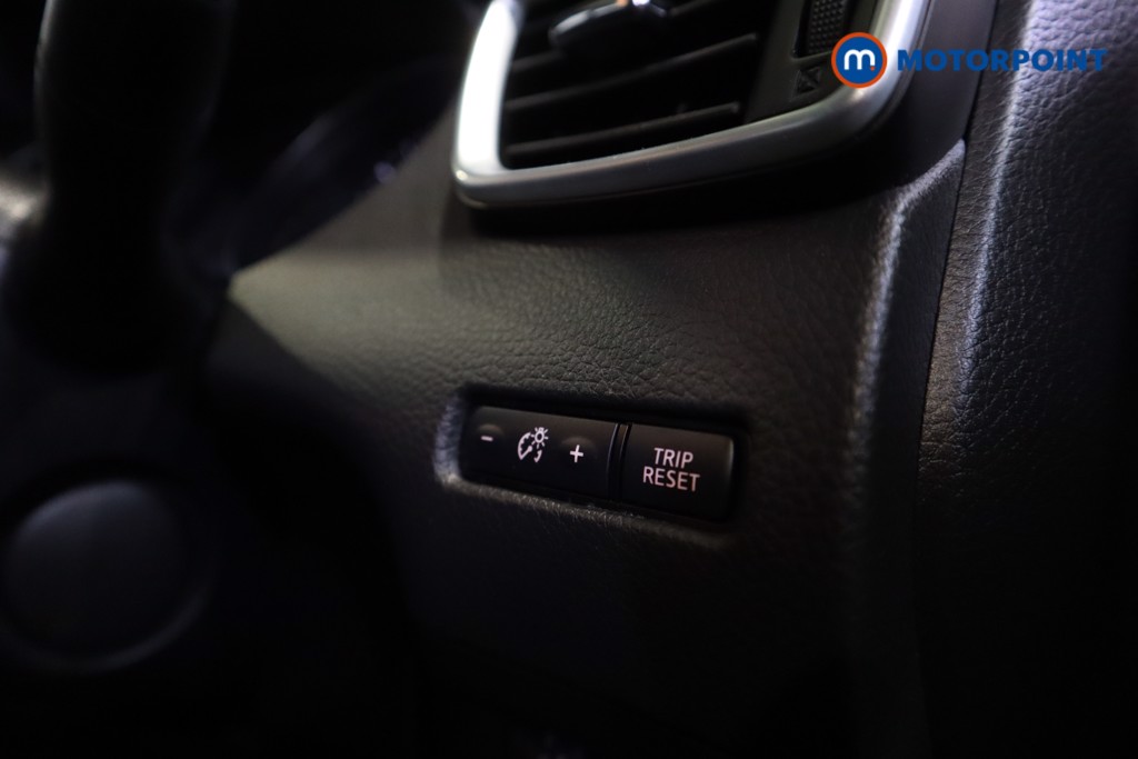 Nissan Qashqai N-Connecta Manual Petrol SUV - Stock Number (1601768) - 5th supplementary image