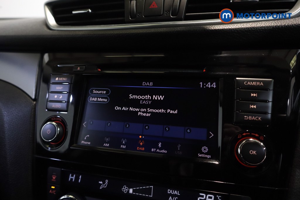 Nissan Qashqai N-Connecta Manual Petrol SUV - Stock Number (1601768) - 16th supplementary image