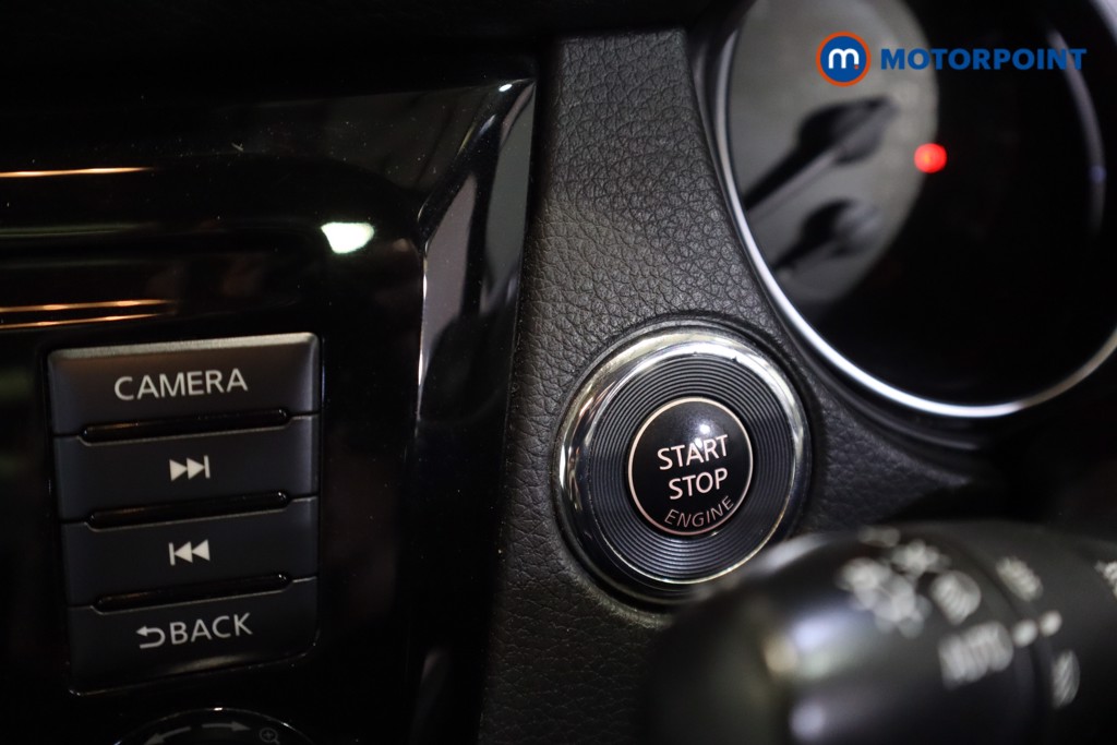Nissan Qashqai N-Connecta Manual Petrol SUV - Stock Number (1601768) - 24th supplementary image