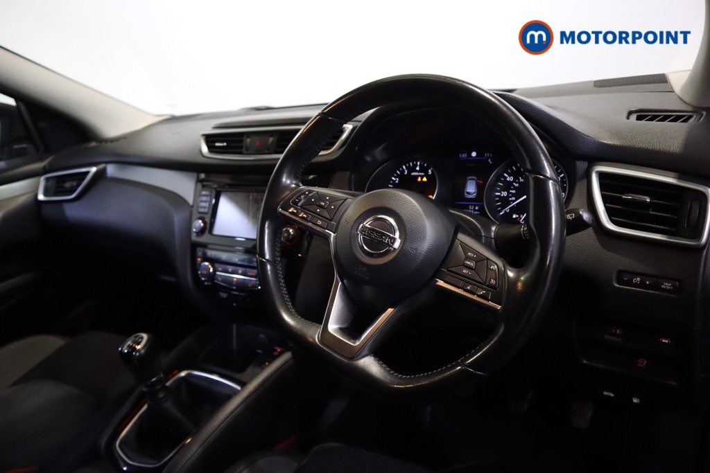 Nissan Qashqai N-Connecta Manual Petrol SUV - Stock Number (1601768) - 1st supplementary image