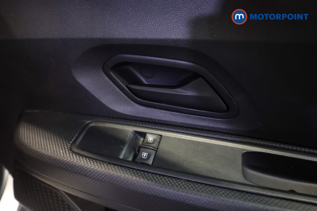 Dacia Sandero Essential Manual Petrol Hatchback - Stock Number (1601843) - 3rd supplementary image