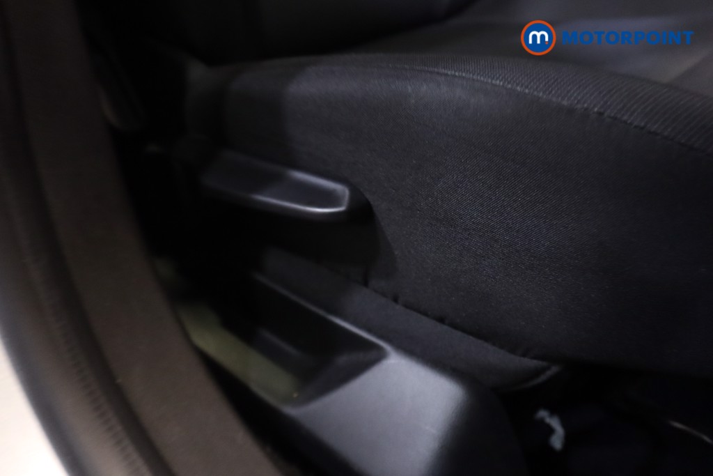 Dacia Sandero Essential Manual Petrol Hatchback - Stock Number (1601843) - 4th supplementary image