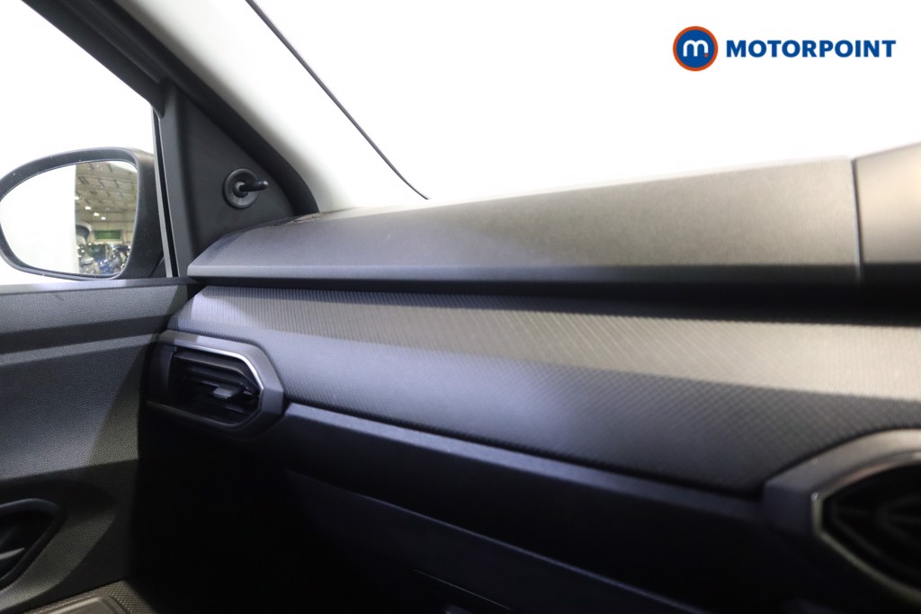 Dacia Sandero Essential Manual Petrol Hatchback - Stock Number (1601843) - 17th supplementary image