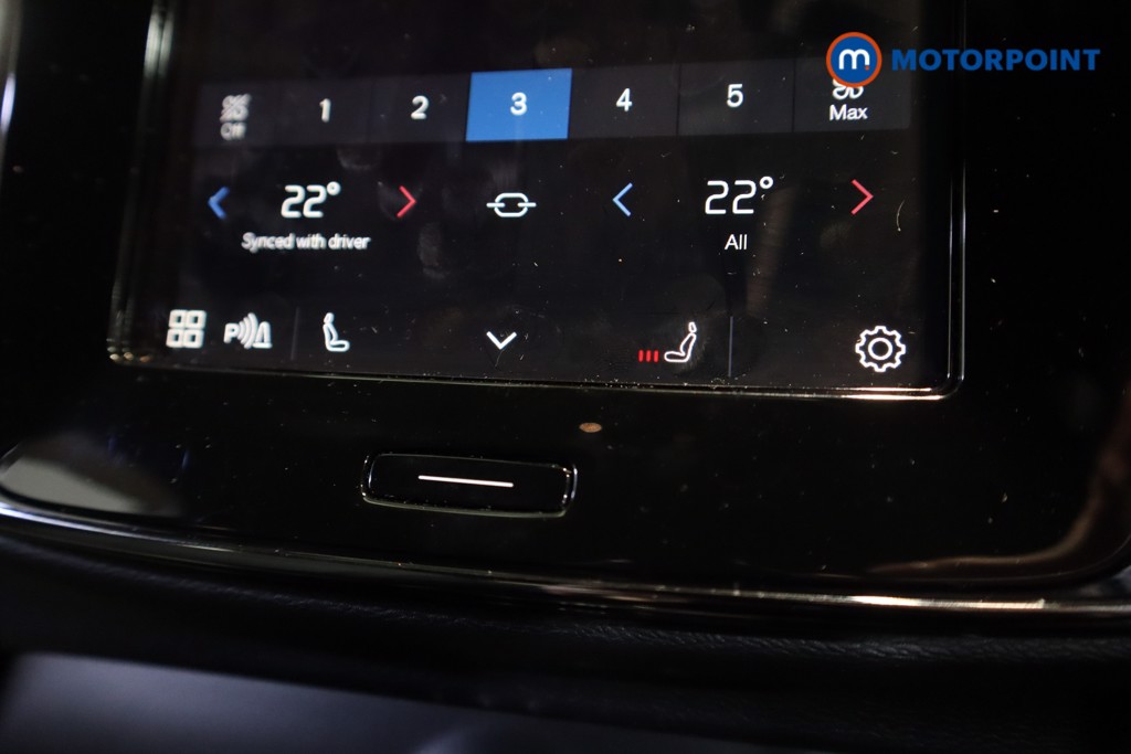 Volvo Xc40 Core Automatic Petrol SUV - Stock Number (1602562) - 13th supplementary image