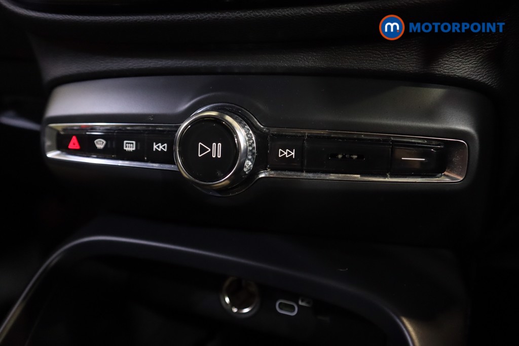 Volvo Xc40 Core Automatic Petrol SUV - Stock Number (1602562) - 14th supplementary image