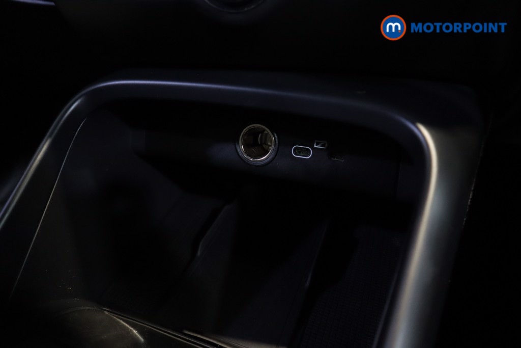 Volvo Xc40 Core Automatic Petrol SUV - Stock Number (1602562) - 15th supplementary image