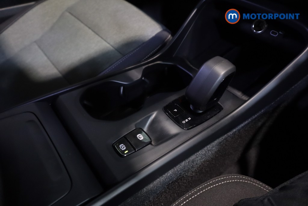 Volvo Xc40 Core Automatic Petrol SUV - Stock Number (1602562) - 17th supplementary image