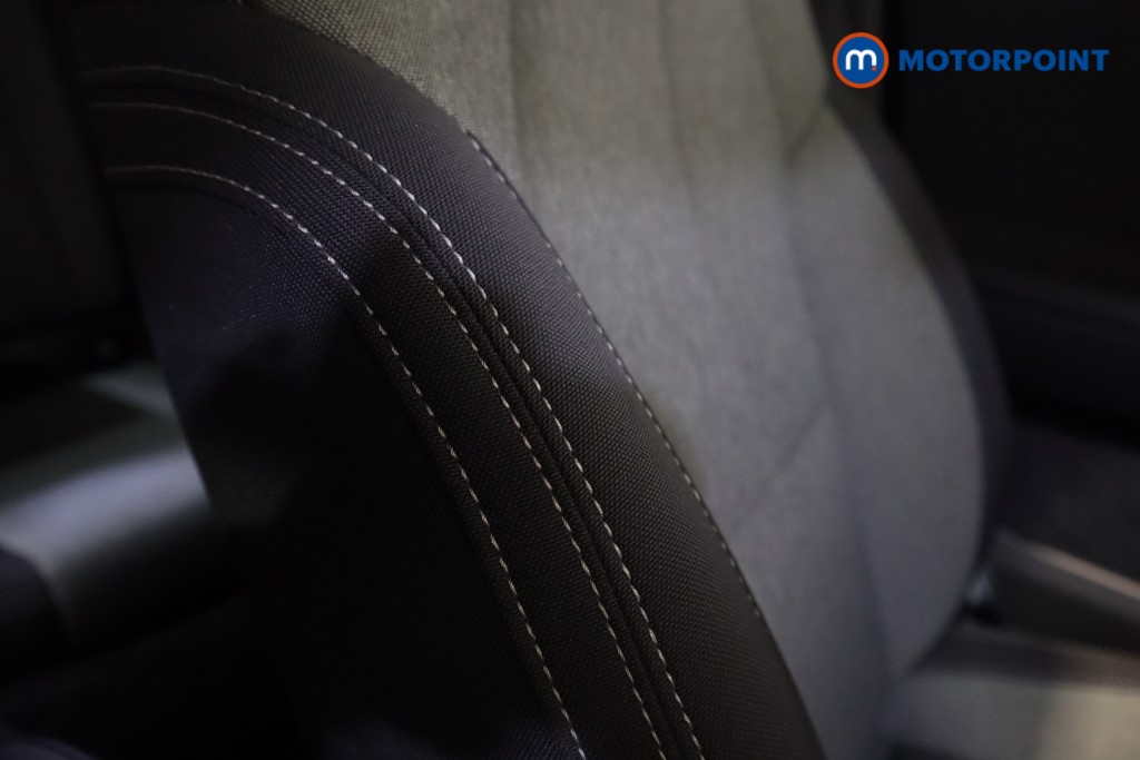 Volvo Xc40 Core Automatic Petrol SUV - Stock Number (1602562) - 18th supplementary image