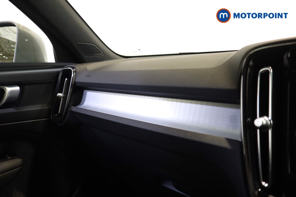 Volvo Xc40 Core Automatic Petrol SUV - Stock Number (1602562) - 19th supplementary image