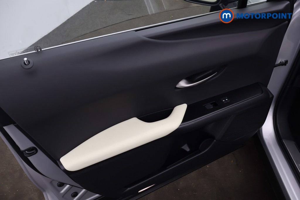 Lexus UX Takumi Automatic Petrol-Electric Hybrid SUV - Stock Number (1602692) - 19th supplementary image