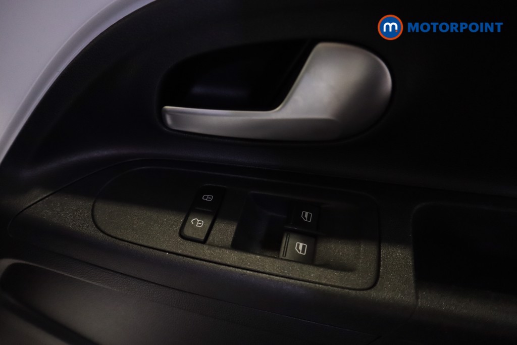Volkswagen UP UP Manual Petrol Hatchback - Stock Number (1602797) - 3rd supplementary image