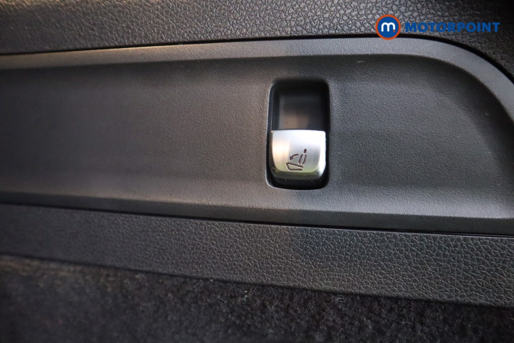 Mercedes-Benz EQC Amg Line Automatic Electric SUV - Stock Number (1603080) - 39th supplementary image