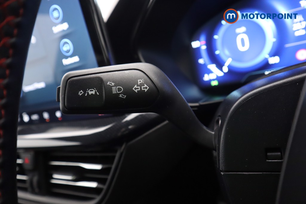 Ford Focus St-Line Vignale Manual Petrol Hatchback - Stock Number (1603310) - 7th supplementary image