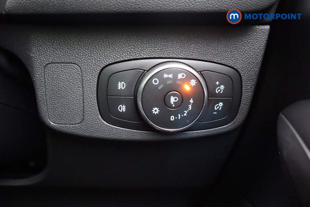 Ford Focus St-Line Vignale Manual Petrol Hatchback - Stock Number (1603310) - 9th supplementary image