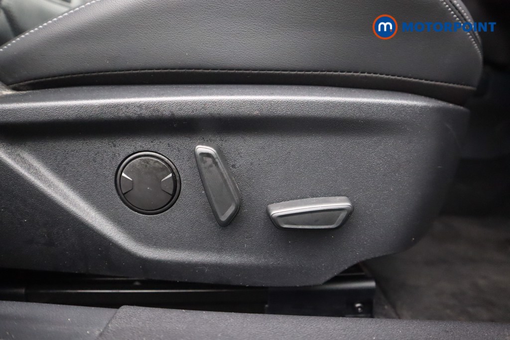 Ford Focus St-Line Vignale Manual Petrol Hatchback - Stock Number (1603310) - 20th supplementary image