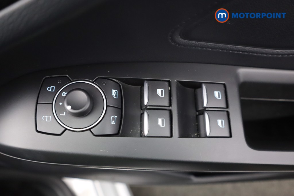 Ford Focus St-Line Vignale Manual Petrol Hatchback - Stock Number (1603310) - 22nd supplementary image