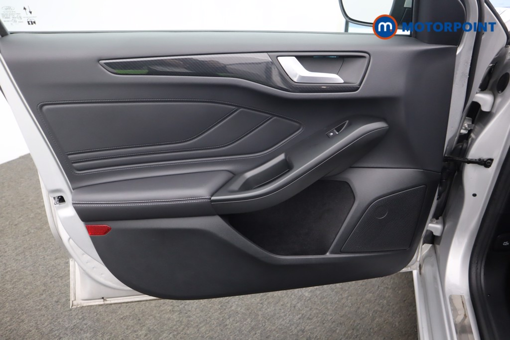 Ford Focus St-Line Vignale Manual Petrol Hatchback - Stock Number (1603310) - 34th supplementary image