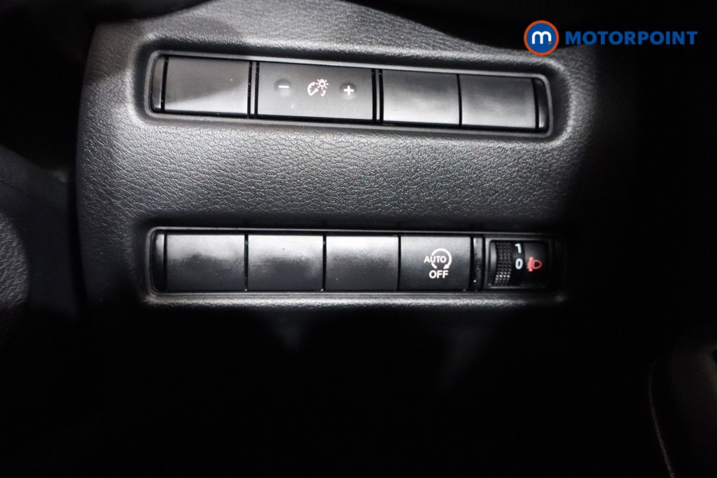 Nissan Juke N-Connecta Automatic Petrol SUV - Stock Number (1575758) - 7th supplementary image