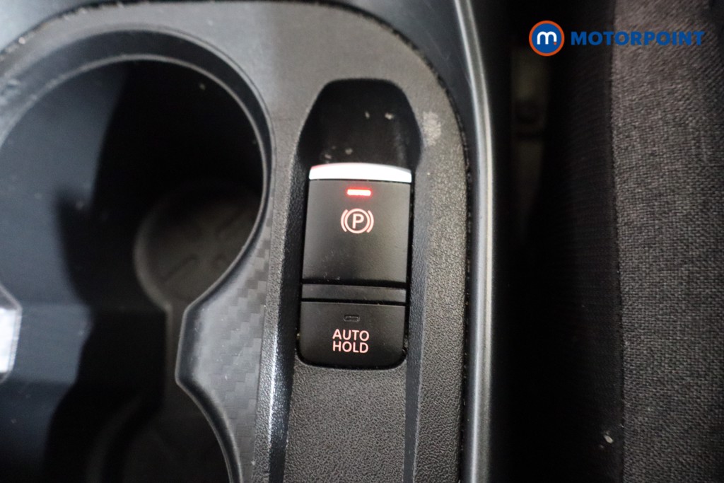 Nissan Juke N-Connecta Automatic Petrol SUV - Stock Number (1575758) - 12th supplementary image