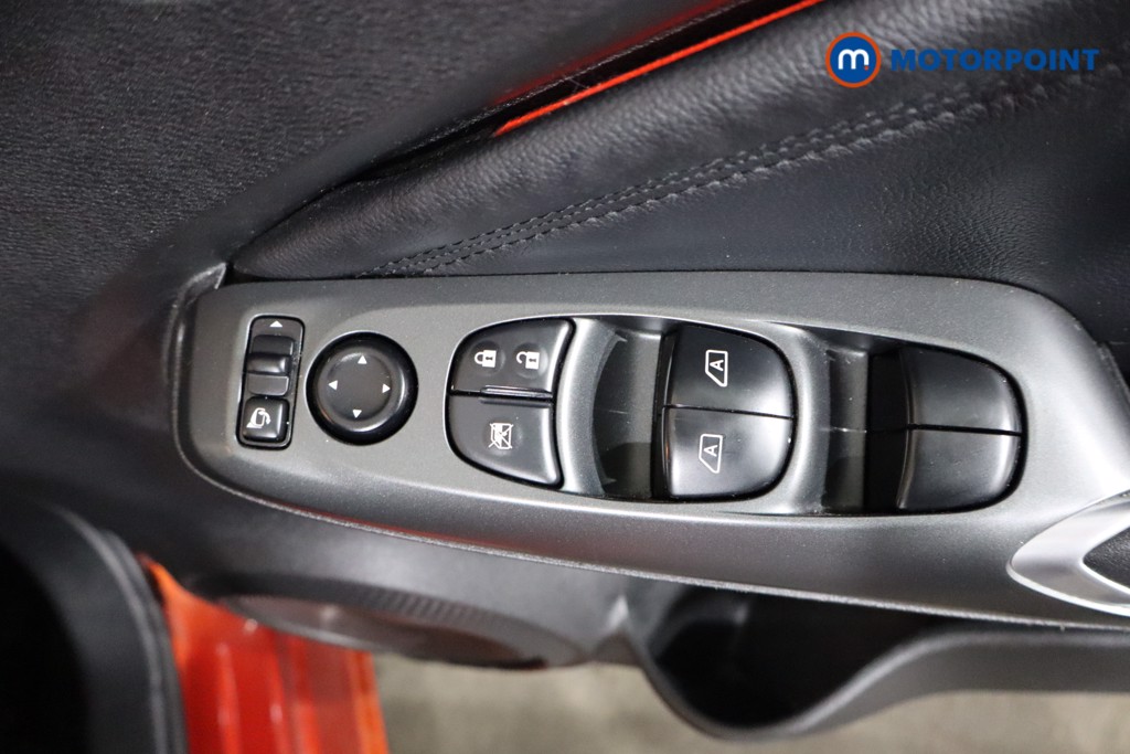 Nissan Juke N-Connecta Automatic Petrol SUV - Stock Number (1575758) - 13th supplementary image