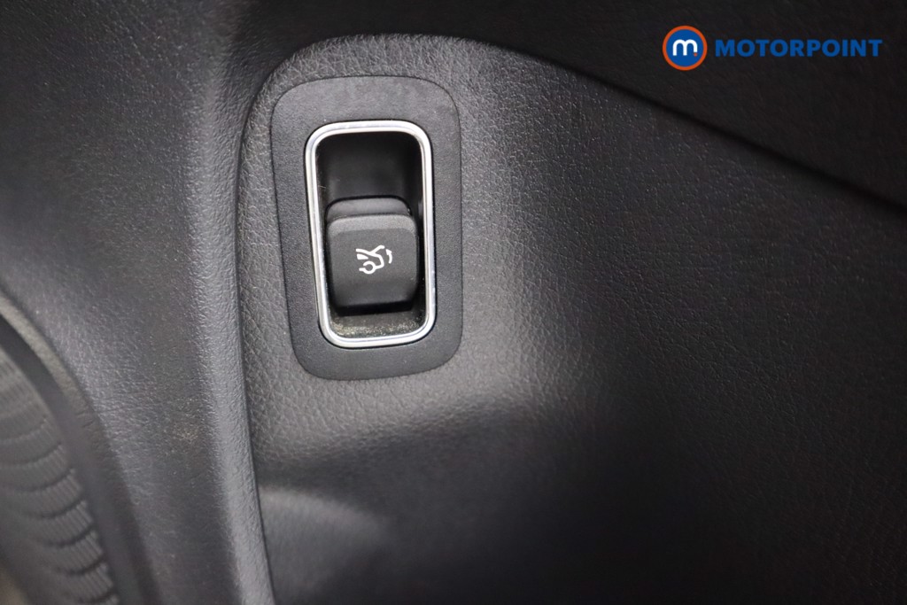 Mercedes-Benz CLA Amg Line Automatic Petrol Coupe - Stock Number (1581686) - 23rd supplementary image