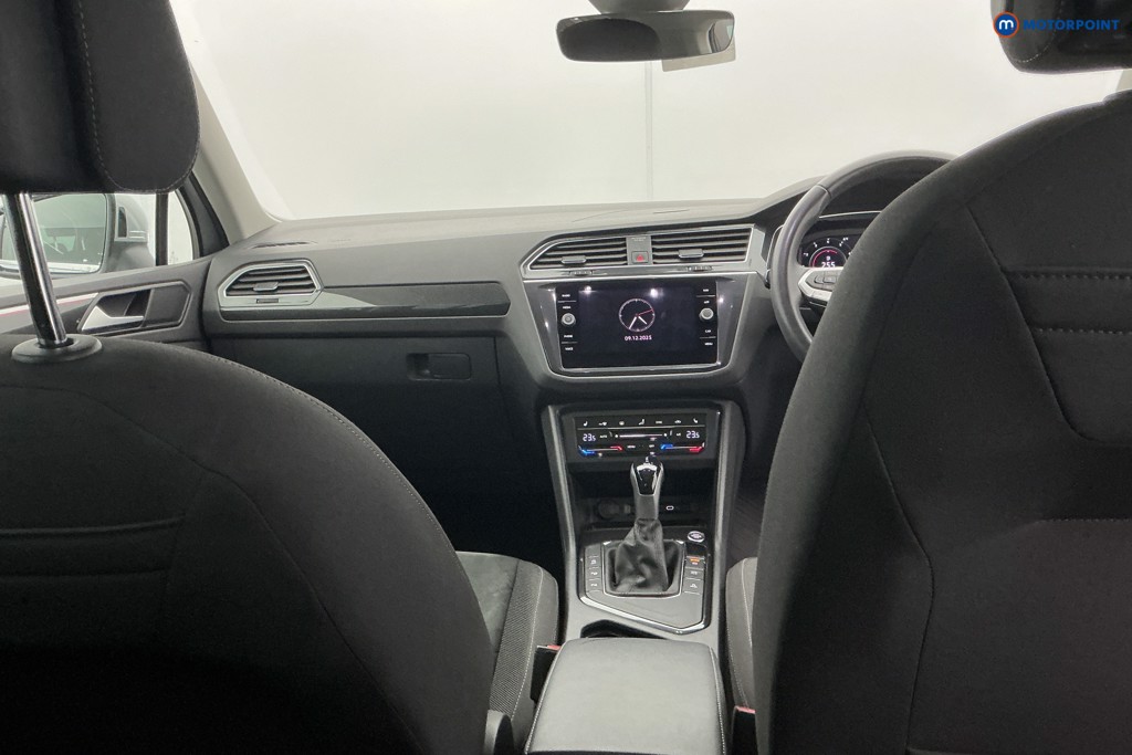 Volkswagen Tiguan Elegance Automatic Petrol SUV - Stock Number (1586262) - 11th supplementary image