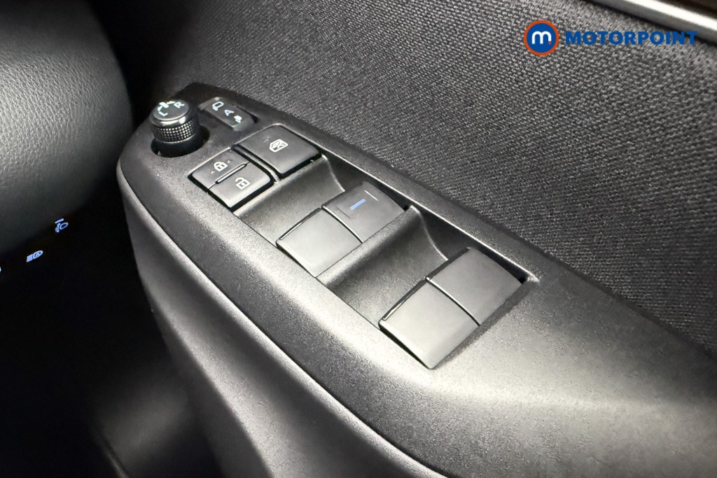 Toyota Yaris Cross Excel Automatic Petrol-Electric Hybrid Estate - Stock Number (1587022) - 17th supplementary image