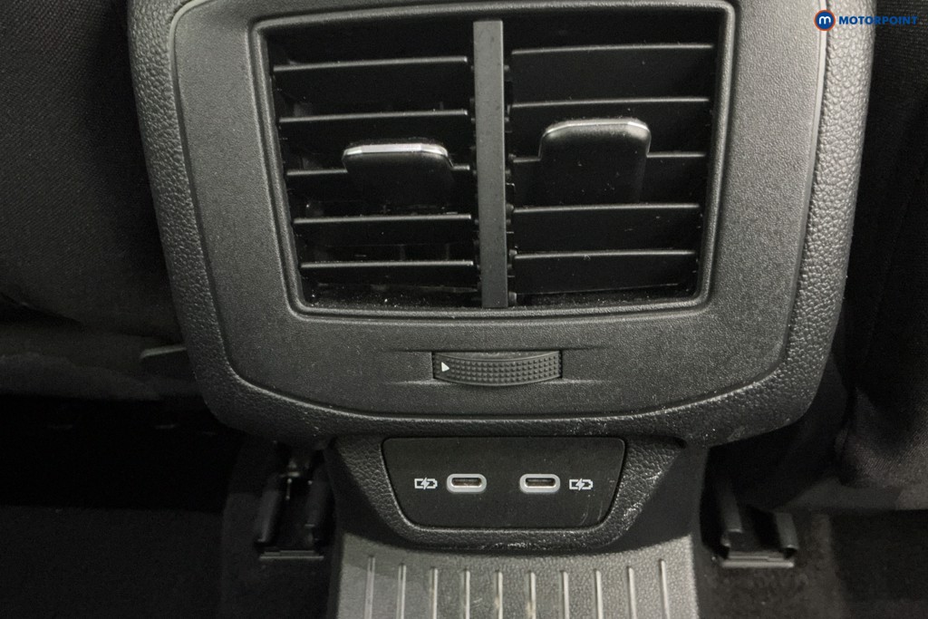 Volkswagen T-Roc Active Manual Petrol SUV - Stock Number (1587986) - 12th supplementary image