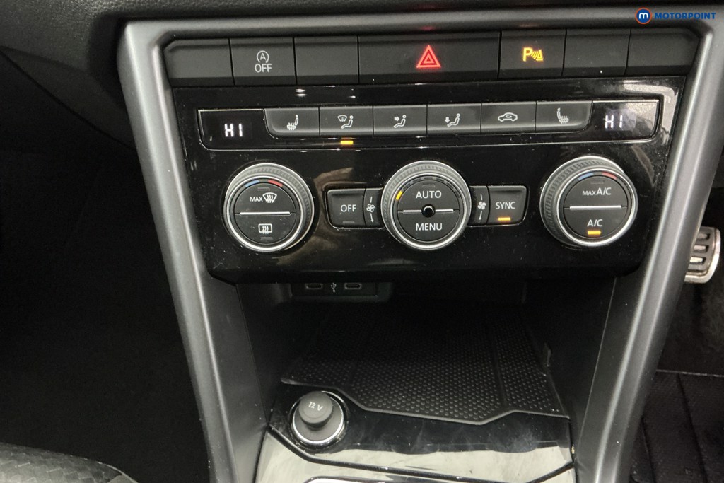 Volkswagen T-Roc Active Manual Petrol SUV - Stock Number (1587986) - 16th supplementary image