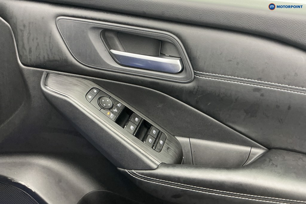 Nissan Qashqai Acenta Premium Automatic Petrol SUV - Stock Number (1588147) - 21st supplementary image