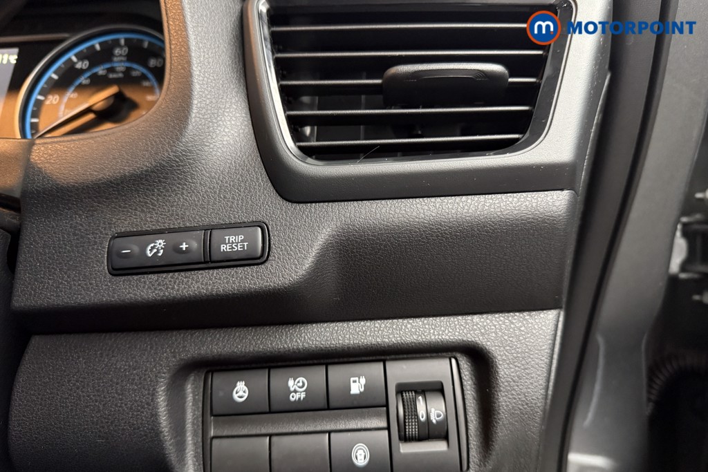 Nissan Leaf N-Connecta Automatic Electric Hatchback - Stock Number (1589313) - 16th supplementary image