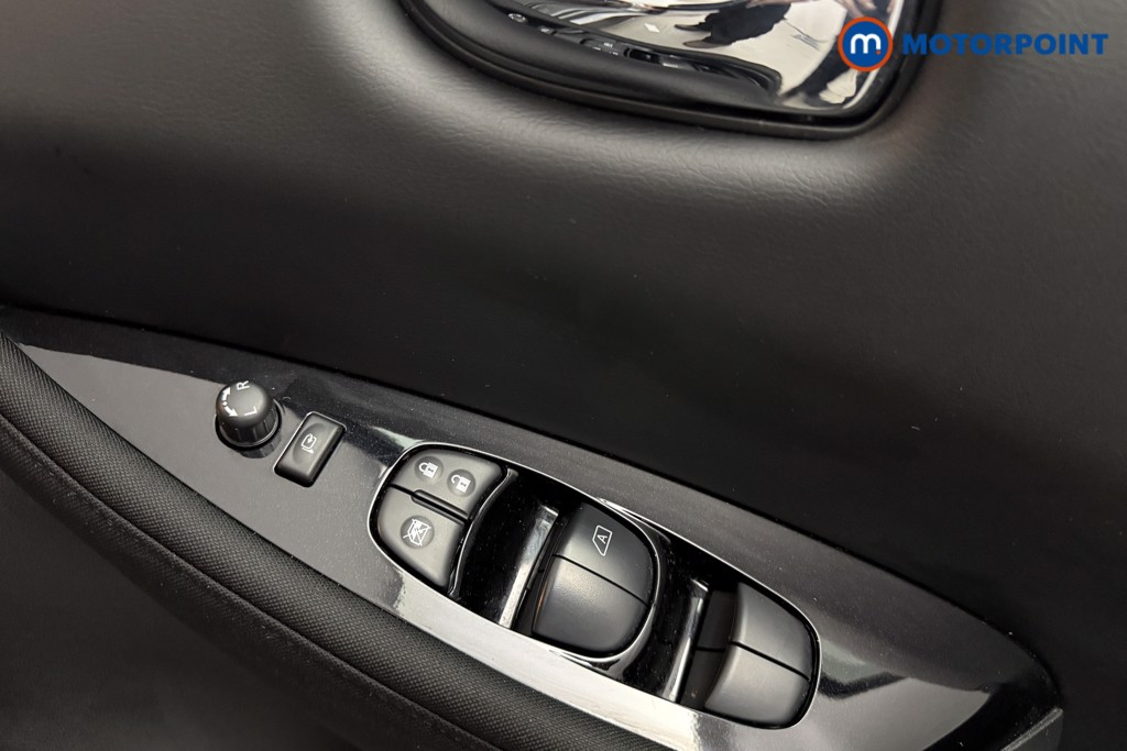 Nissan Leaf N-Connecta Automatic Electric Hatchback - Stock Number (1589313) - 18th supplementary image