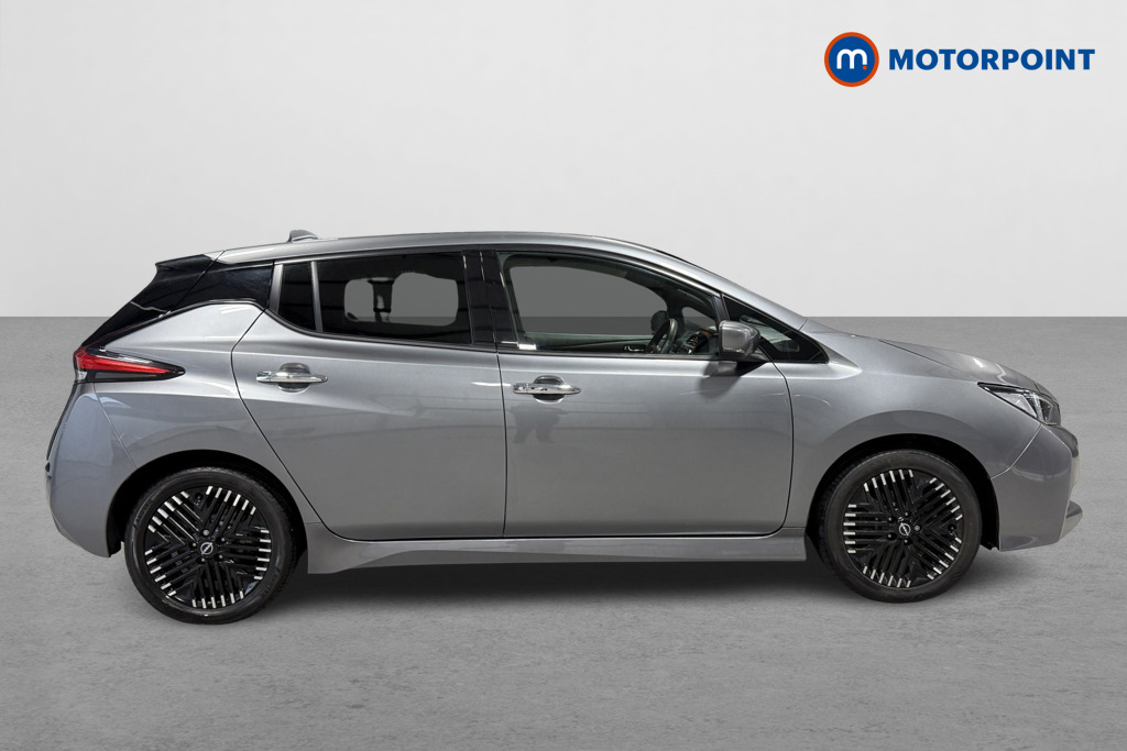 Nissan Leaf N-Connecta Automatic Electric Hatchback - Stock Number (1589313) - Drivers side