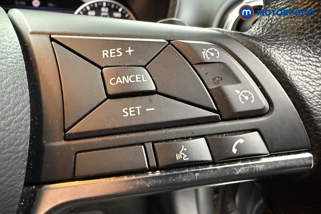 Nissan Juke N-Connecta Automatic Petrol SUV - Stock Number (1593213) - 5th supplementary image