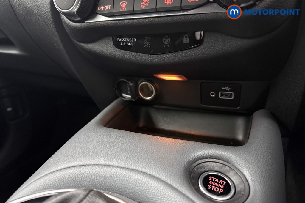 Nissan Juke N-Connecta Automatic Petrol SUV - Stock Number (1593213) - 13th supplementary image