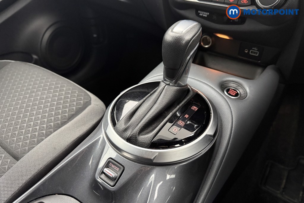 Nissan Juke N-Connecta Automatic Petrol SUV - Stock Number (1593213) - 14th supplementary image