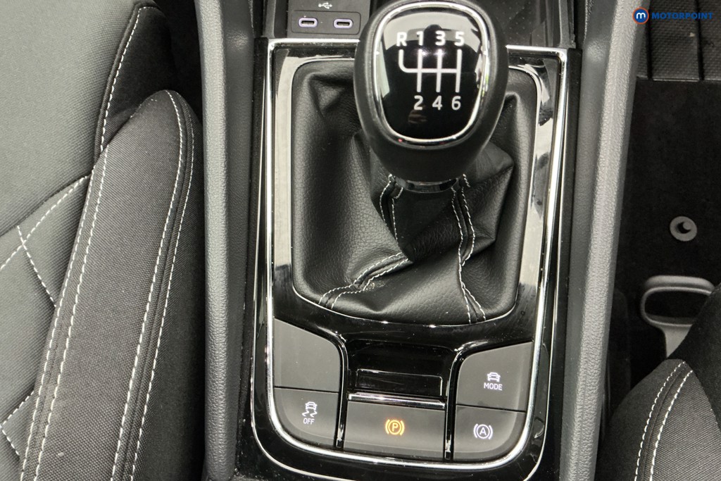 Skoda Karoq Sportline Manual Petrol SUV - Stock Number (1593238) - 15th supplementary image