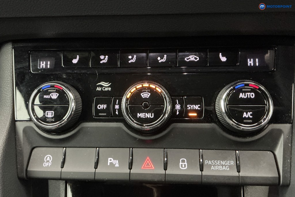 Skoda Karoq Sportline Manual Petrol SUV - Stock Number (1593238) - 17th supplementary image