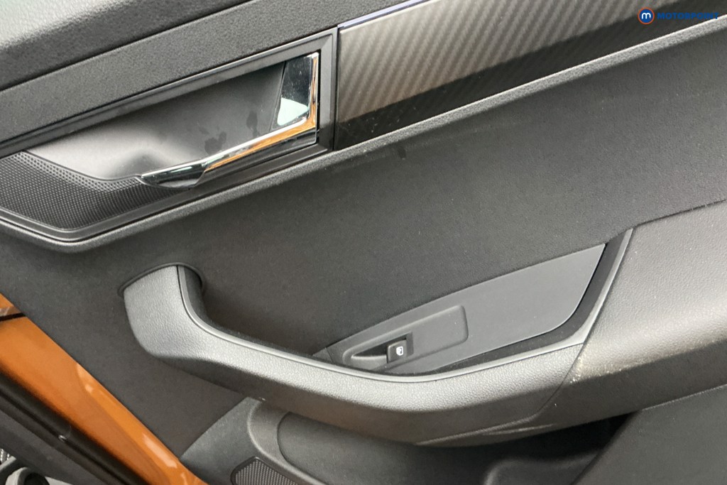 Skoda Karoq Sportline Manual Petrol SUV - Stock Number (1593238) - 25th supplementary image