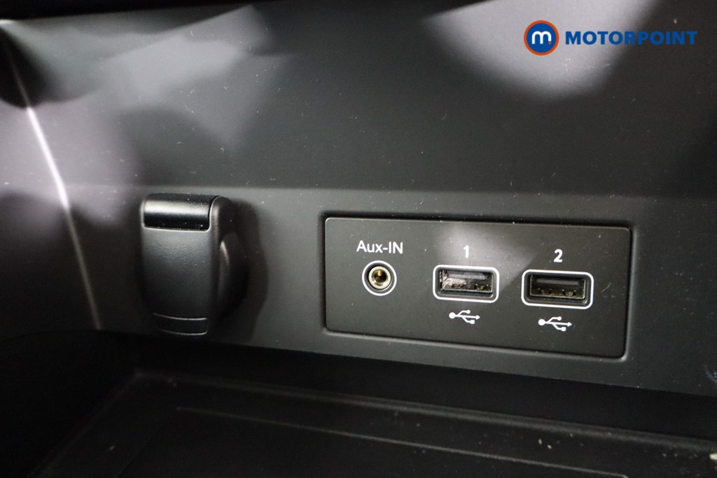 Renault Captur Play Manual Petrol SUV - Stock Number (1595117) - 4th supplementary image