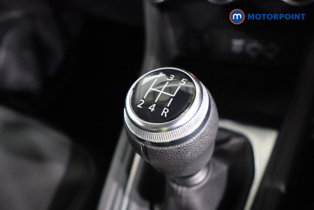 Renault Captur Play Manual Petrol SUV - Stock Number (1595117) - 6th supplementary image