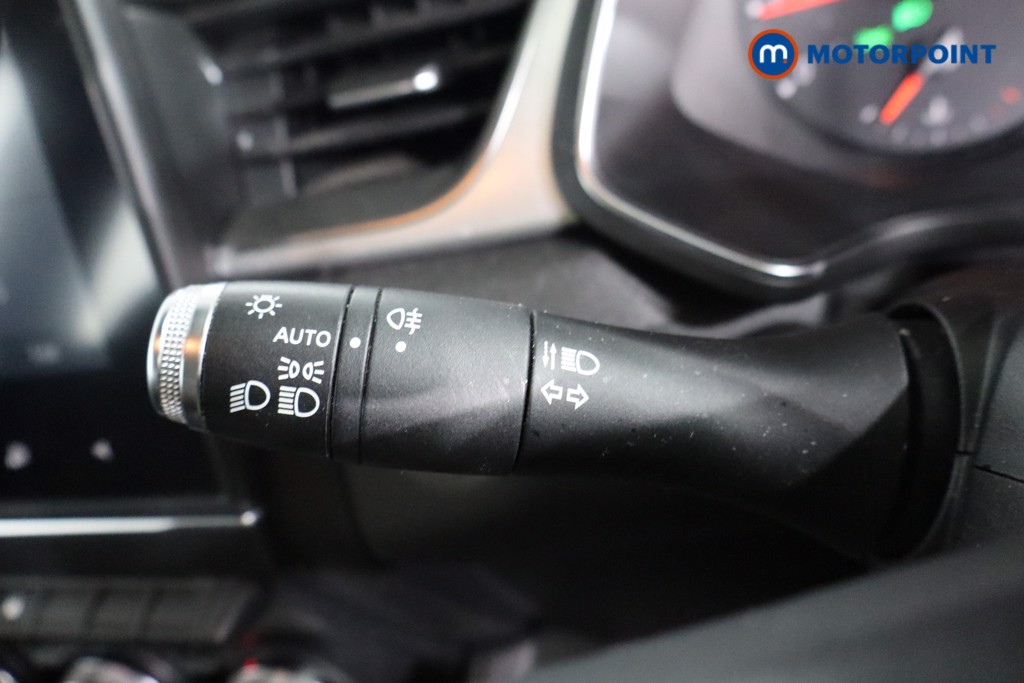 Renault Captur Play Manual Petrol SUV - Stock Number (1595117) - 10th supplementary image